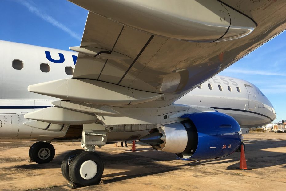 Embraer E175